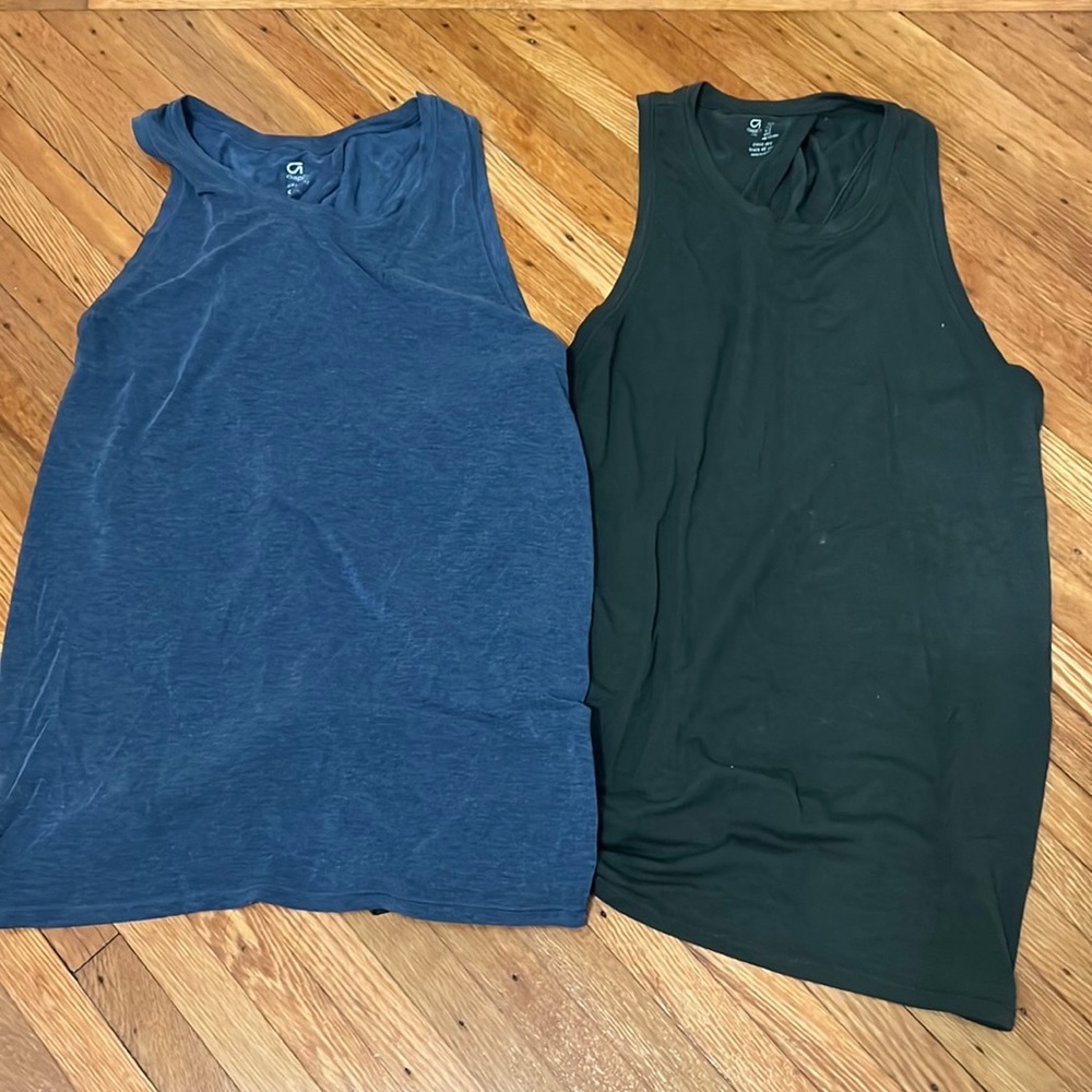 Lot of 2 Women’s Gap knot back tank top